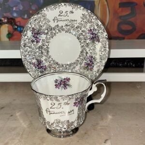 Elizabethan teacup/saucer set